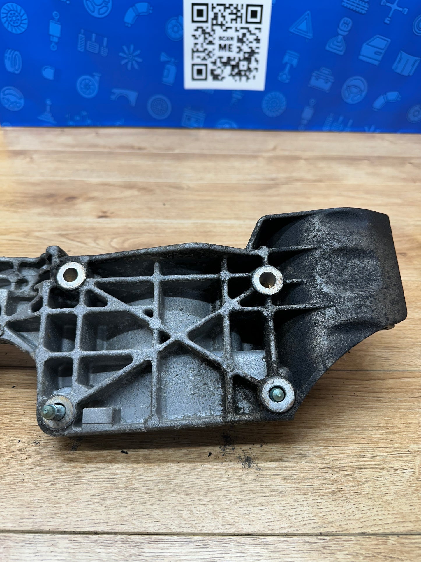 1.8T AWD Accessory Bracket