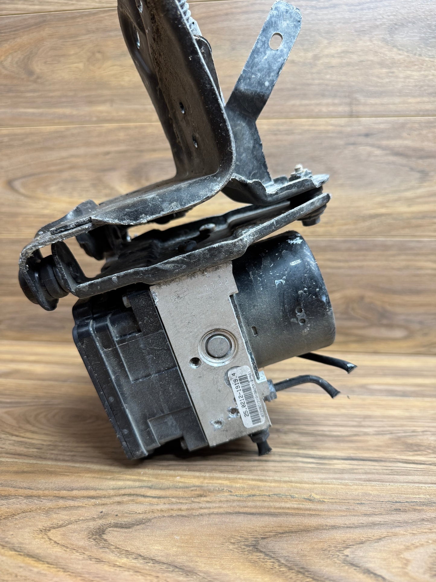 MK6 2013 Jetta GLI ABS Module 1K0907379 BL/ 1K0614517 DR