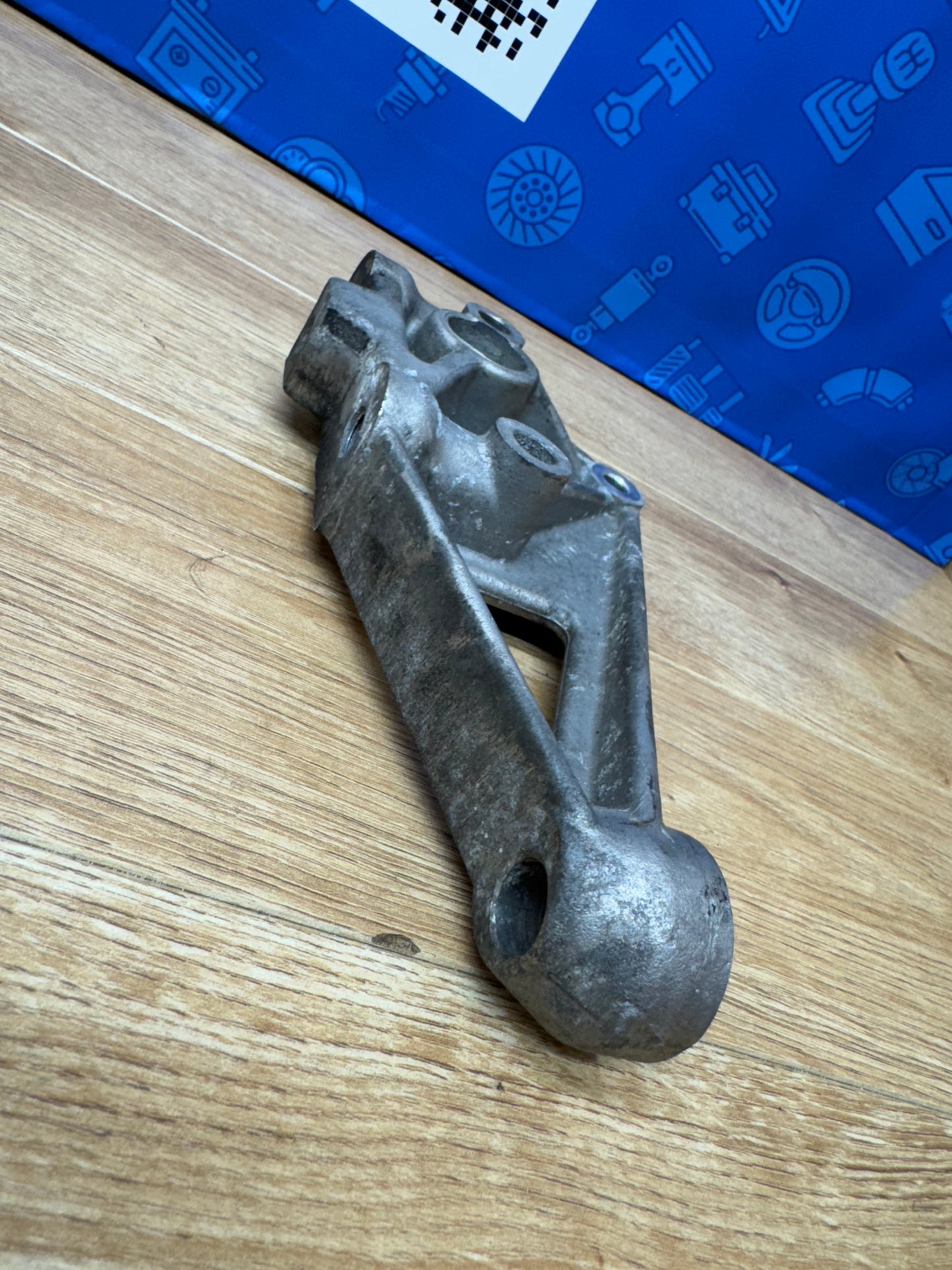 24V VR6 Mk4 Engine Mount Bracket