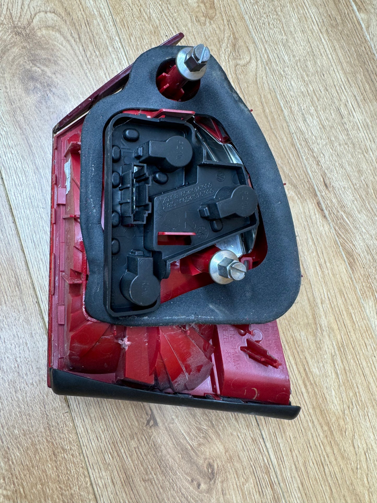 Volkswagen MK6 JETTA Right Passenger Inner Tail Light Lamp