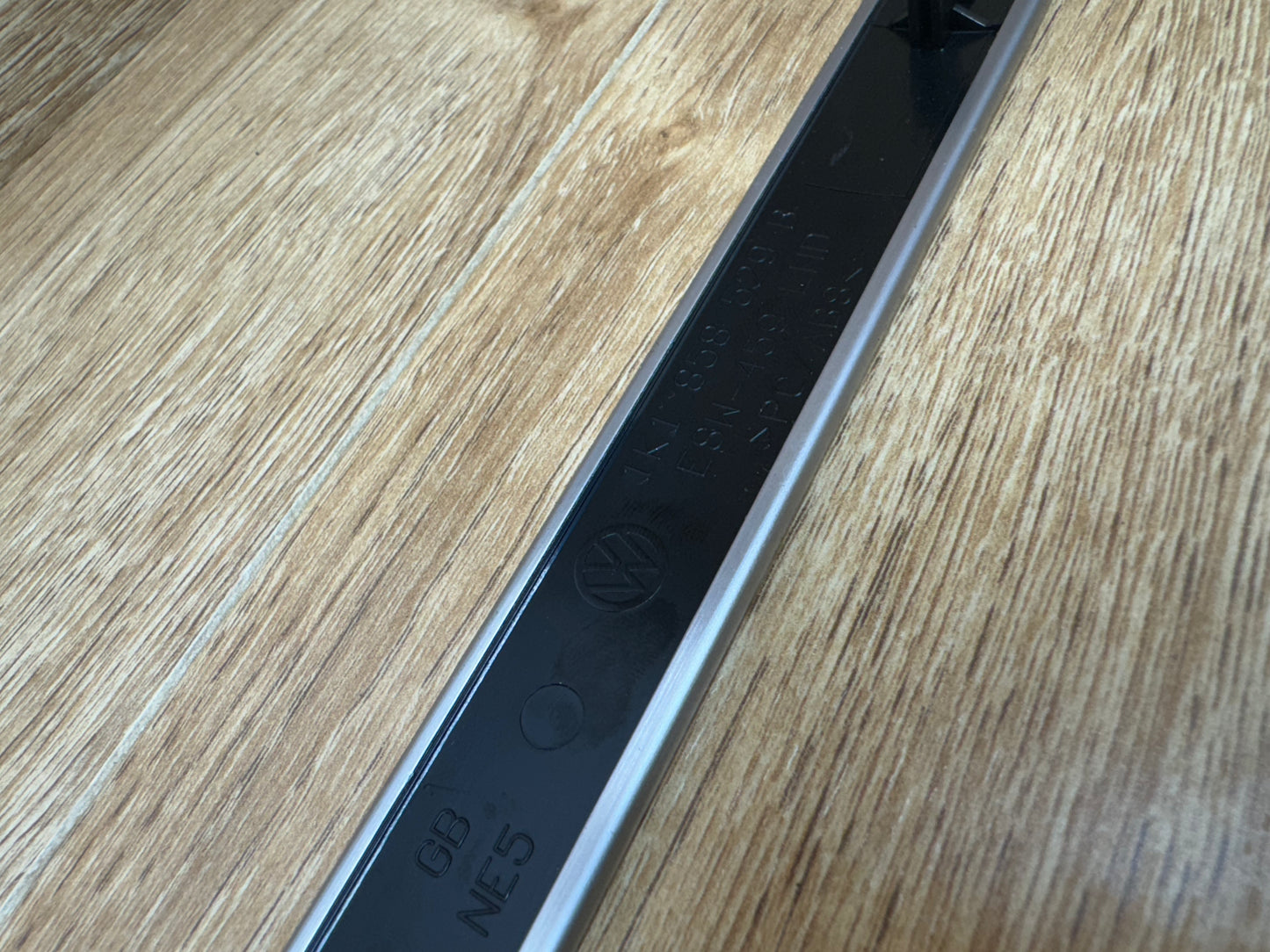 Volkswagen MK5 GTI/GLI Dash Trim (3)