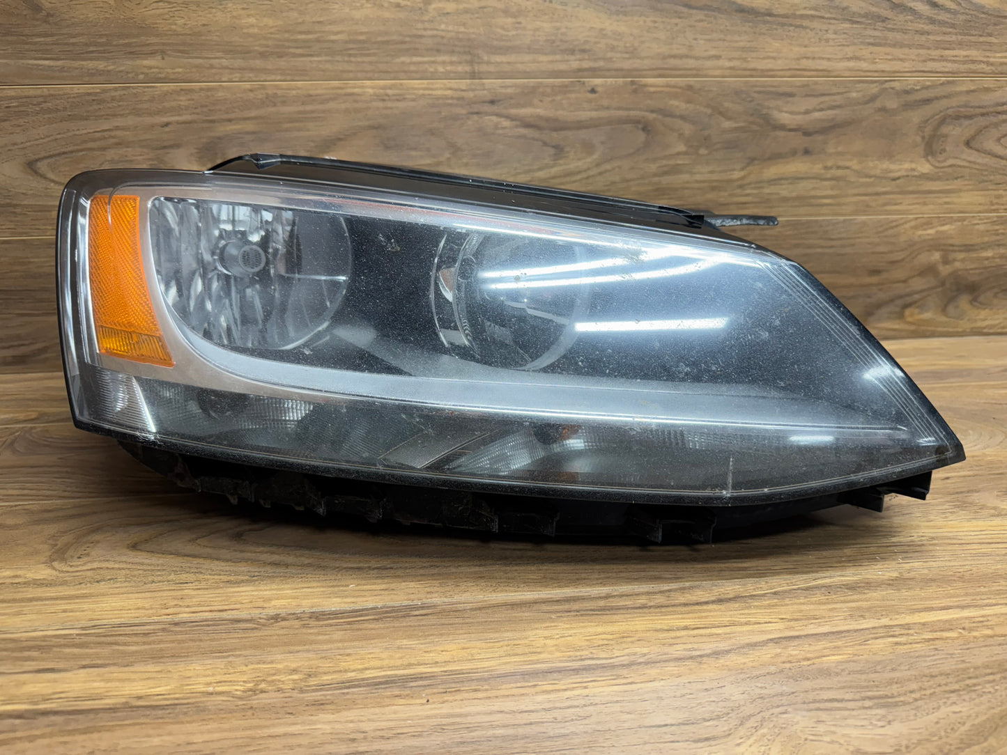 MK6 2013 Jetta GLI Halogen Headlight Assembly Damaged Lens RIGHT PASSENGER