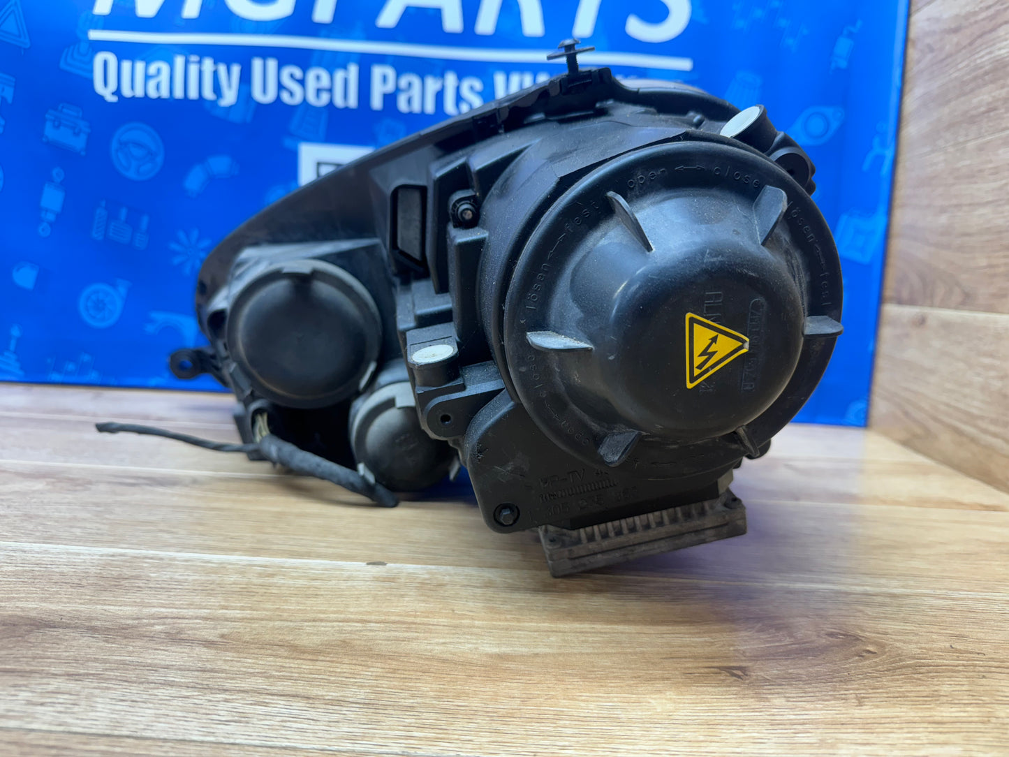 MK5 Golf GTI/GLI Xenon Headlight Passenger Right
