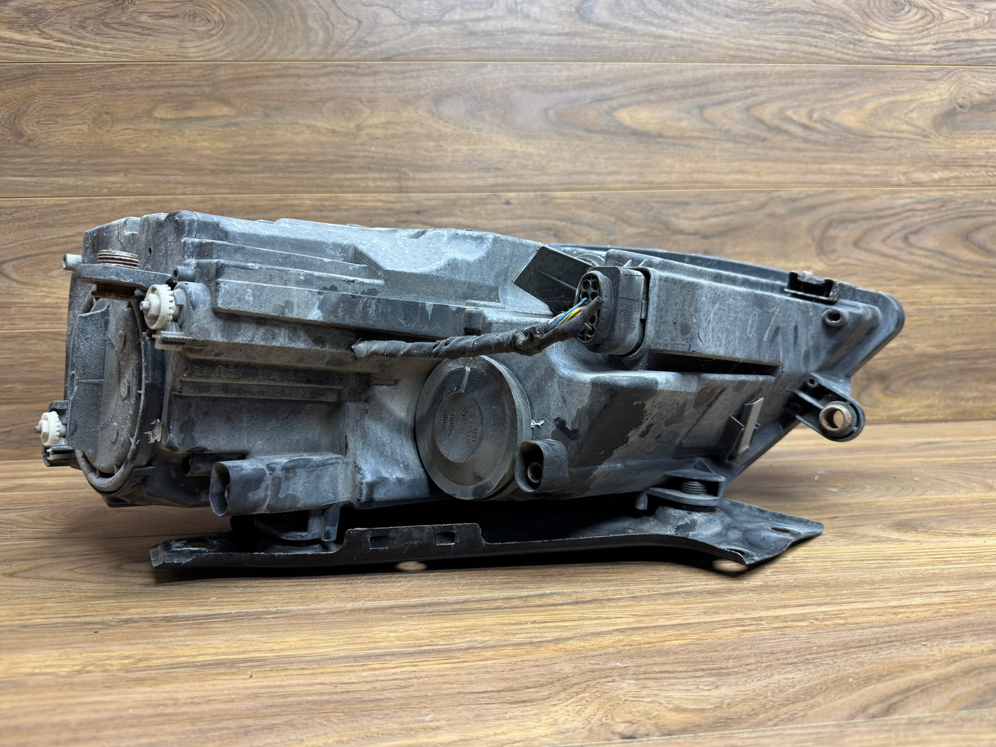 MK6 2013 Jetta GLI Halogen Headlight Assembly Damaged Lens RIGHT PASSENGER