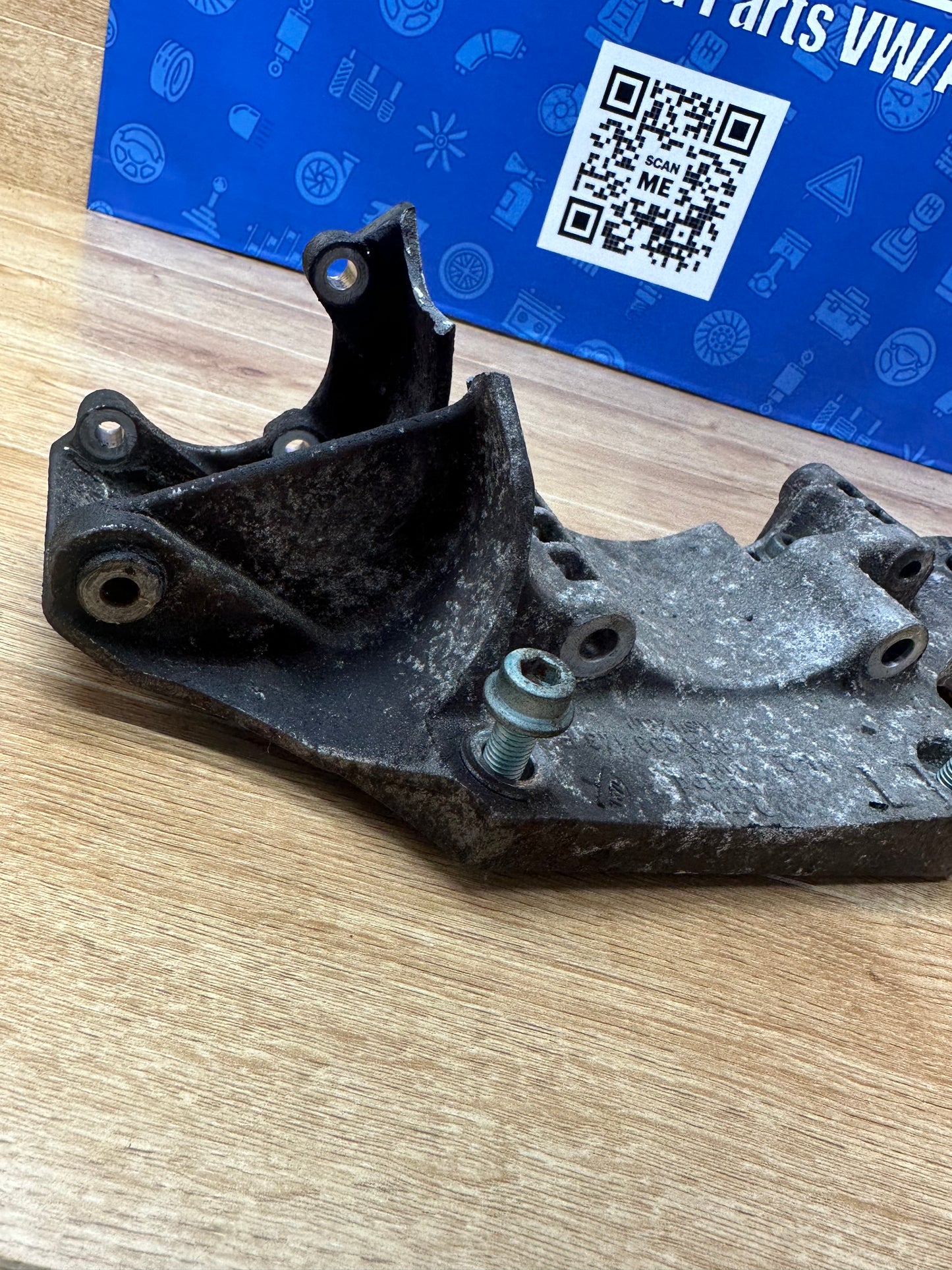 1.8T AWD Accessory Bracket