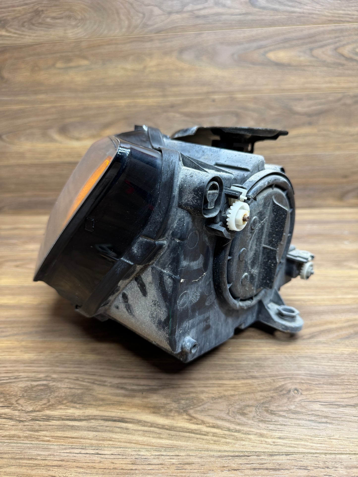 MK6 2013 Jetta GLI Halogen Headlight Assembly Damaged Lens LEFT DRIVERS