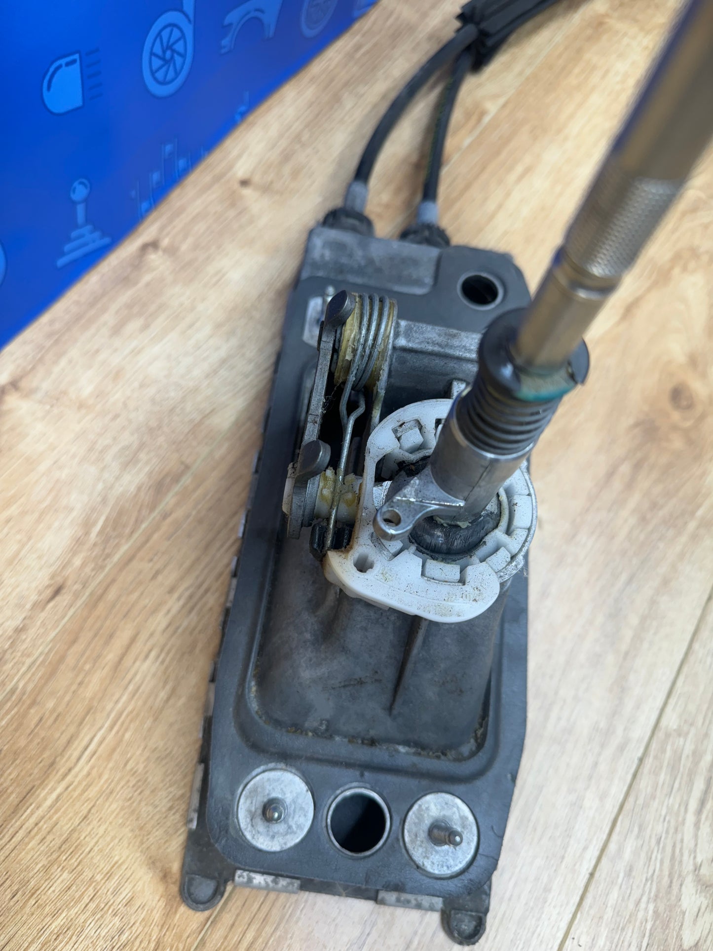 Volkswagen MK6 6 Speed Manual Shifter Box & Linkage