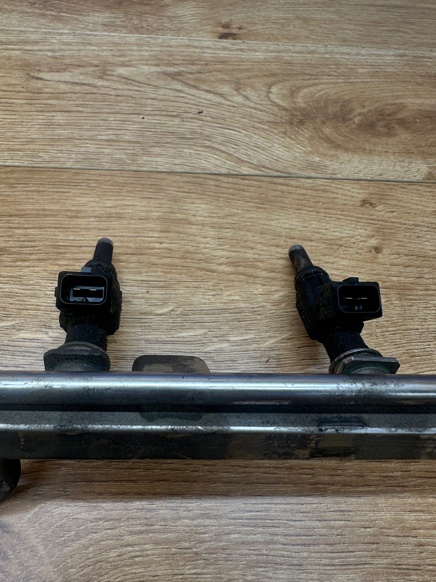 1.8T AWD Fuel Rail With Injectors