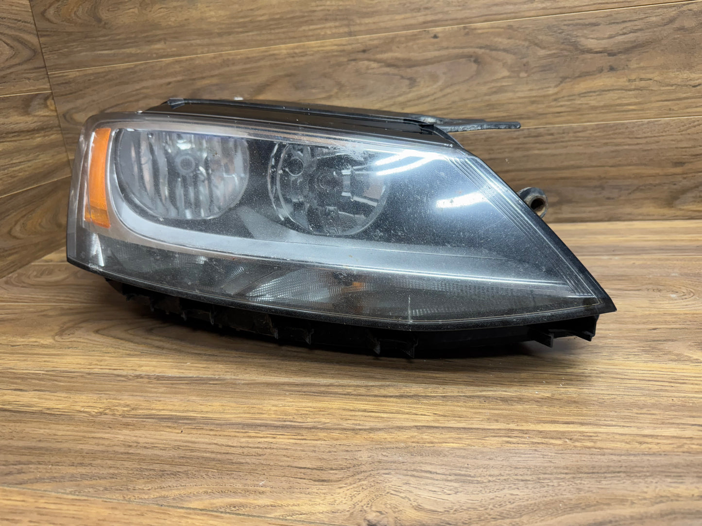 MK6 2013 Jetta GLI Halogen Headlight Assembly Damaged Lens RIGHT PASSENGER
