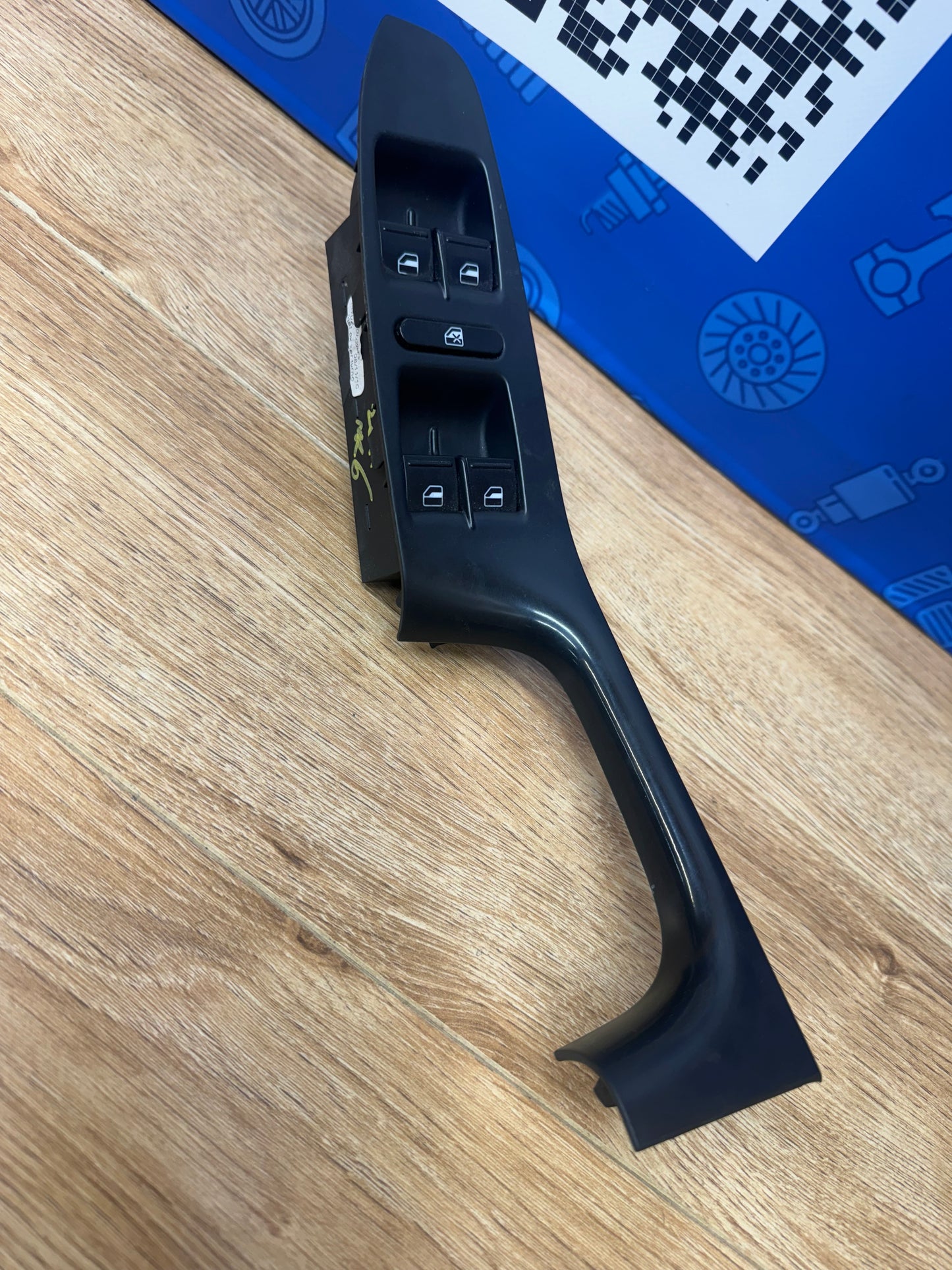 Volkswagen 2011 MK6 Jetta Master Window Control Switch