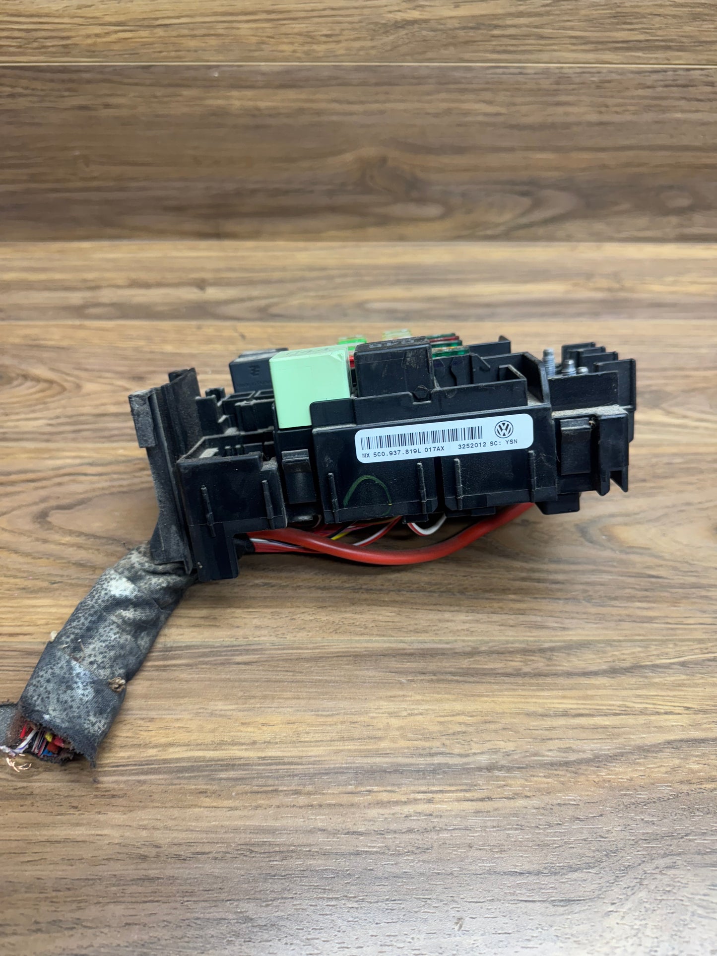 MK6 2013 Jetta GLI Under Hood Fuse Relay Box 5C0937819L