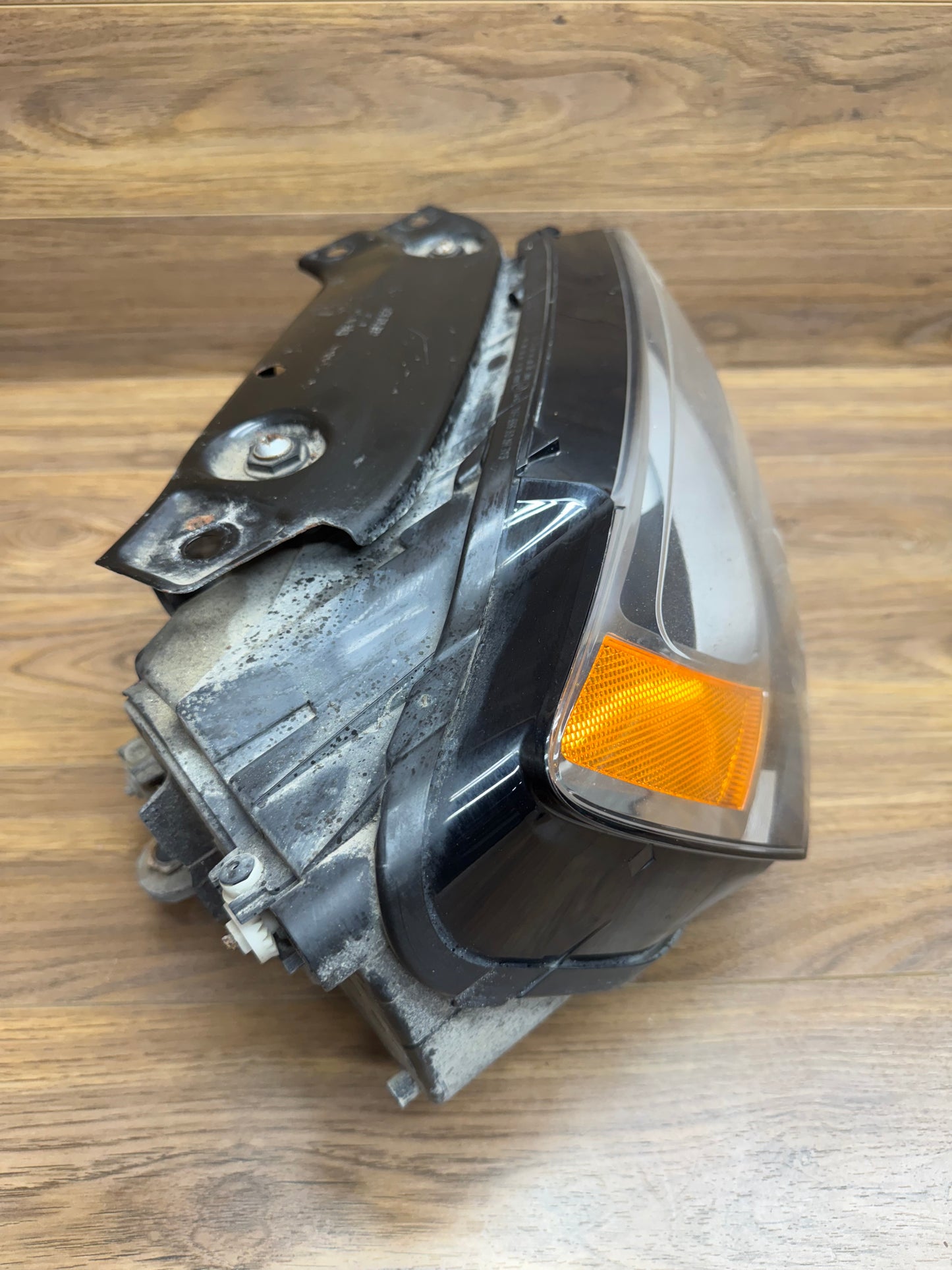 MK6 2013 Jetta GLI Halogen Headlight Assembly Damaged Lens RIGHT PASSENGER