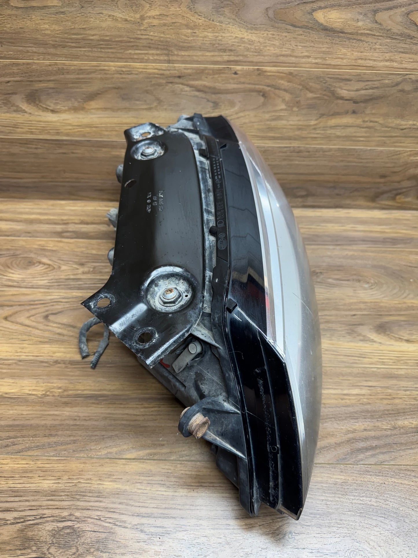 MK6 2013 Jetta GLI Halogen Headlight Assembly Damaged Lens LEFT DRIVERS