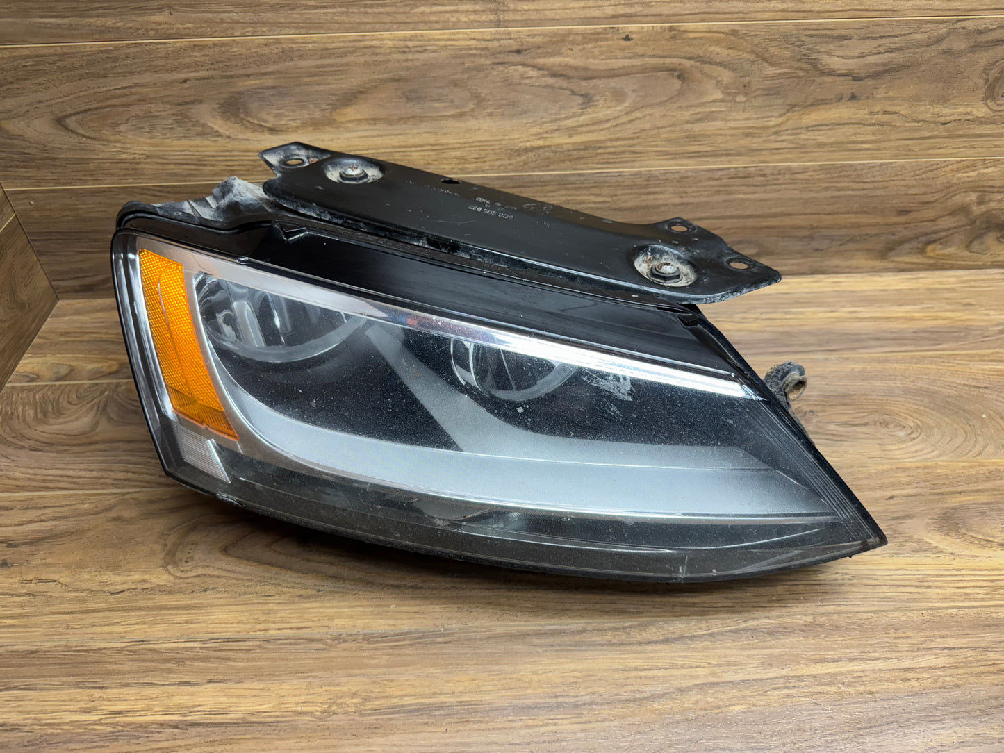 MK6 2013 Jetta GLI Halogen Headlight Assembly Damaged Lens RIGHT PASSENGER