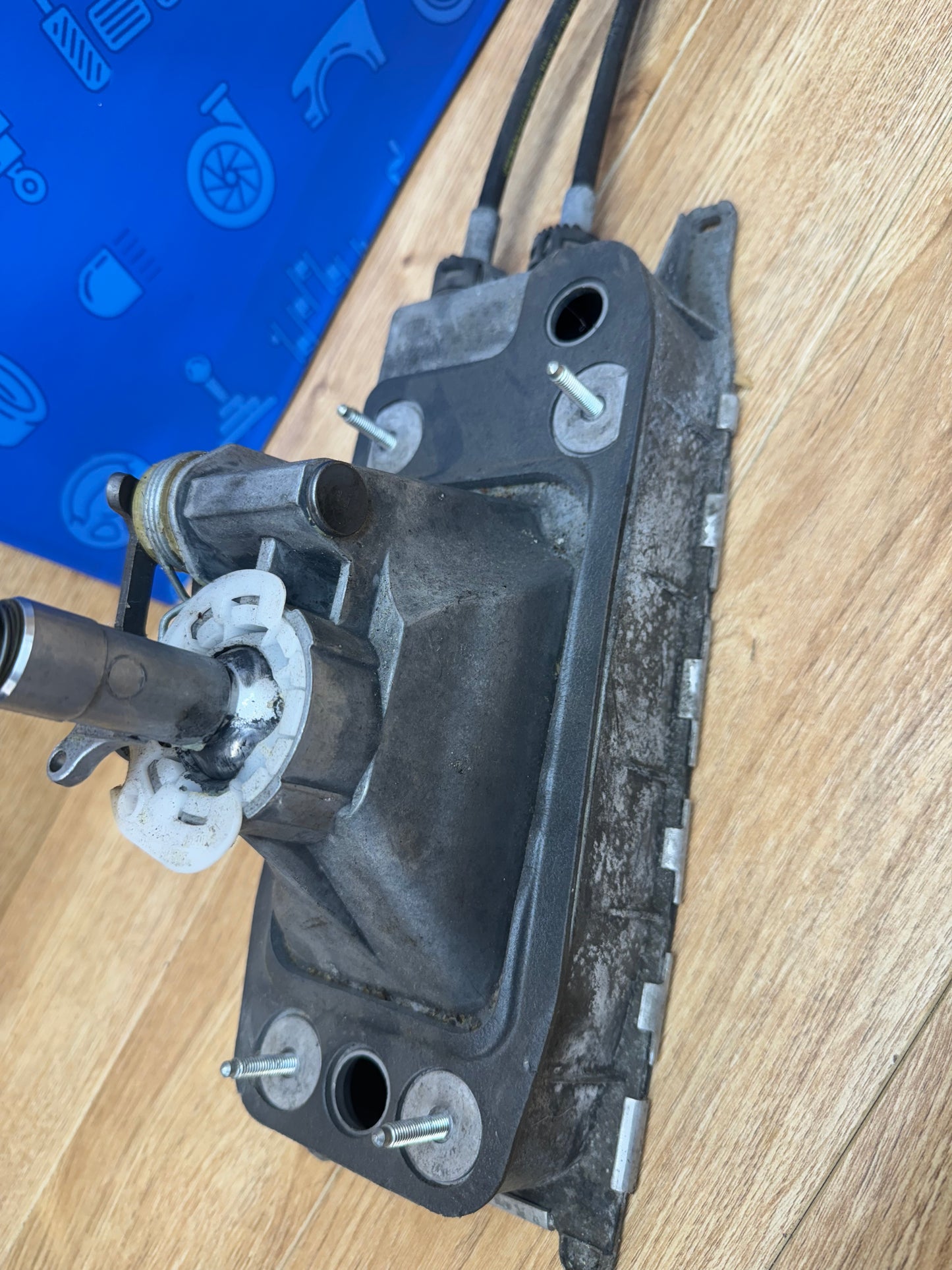 Volkswagen MK6 6 Speed Manual Shifter Box & Linkage