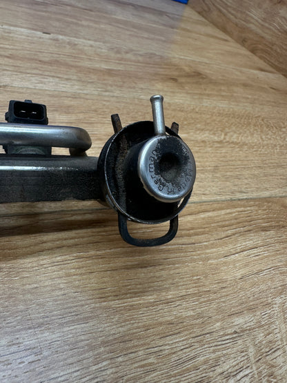 1.8T AWD Fuel Rail With Injectors