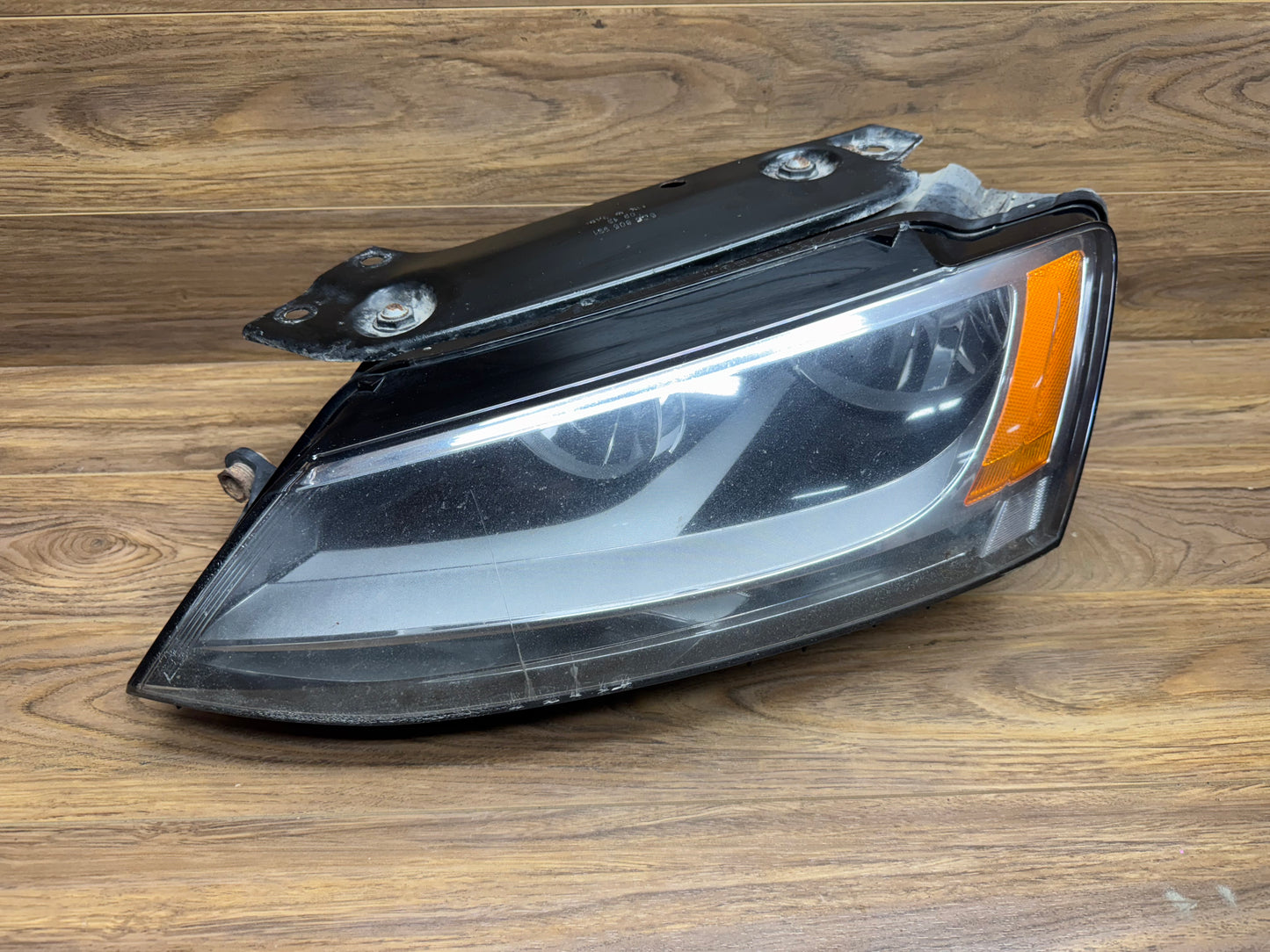 MK6 2013 Jetta GLI Halogen Headlight Assembly Damaged Lens LEFT DRIVERS