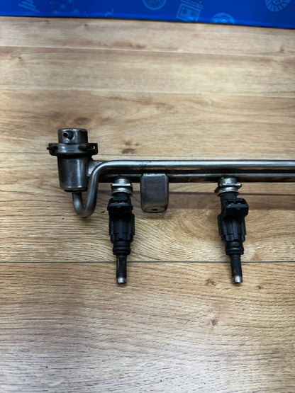 1.8T AWD Fuel Rail With Injectors