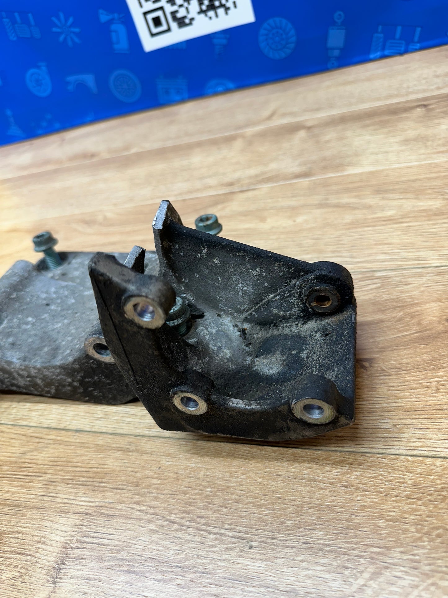 1.8T AWD Accessory Bracket