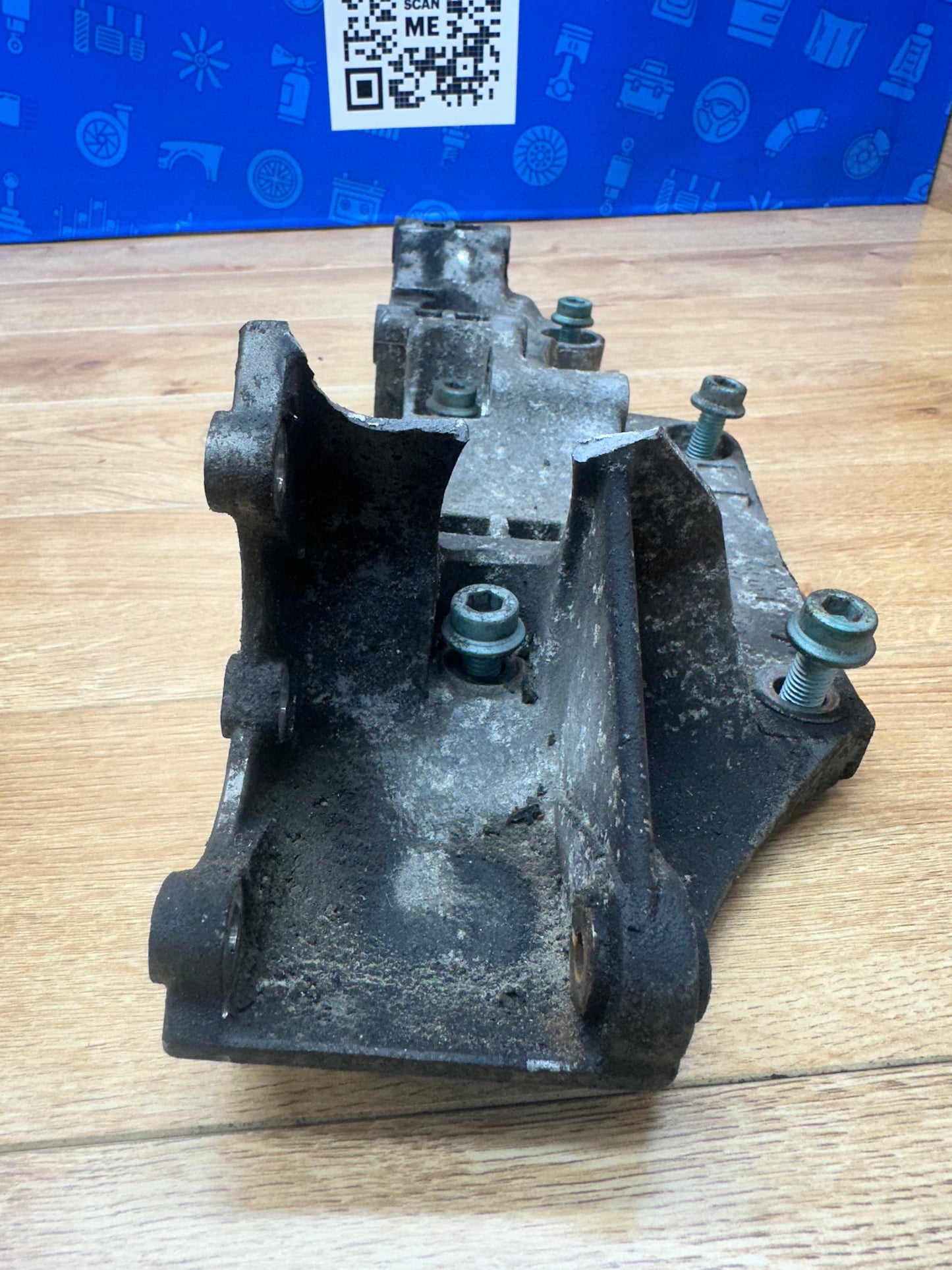 1.8T AWD Accessory Bracket