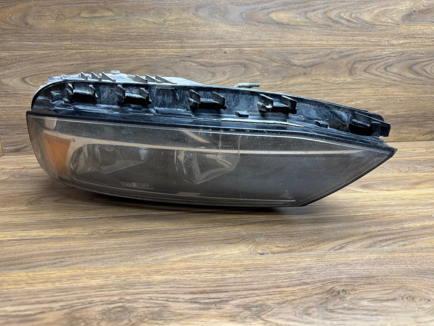 MK6 2013 Jetta GLI Halogen Headlight Assembly Damaged Lens LEFT DRIVERS