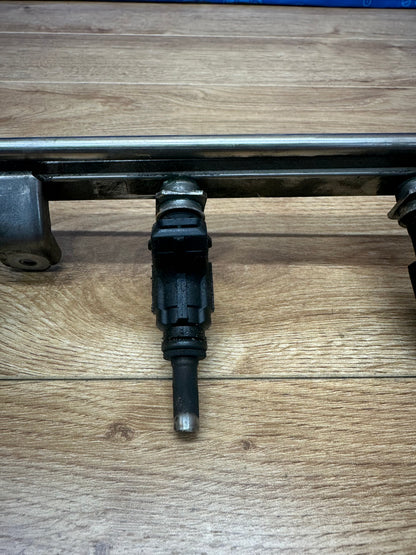 1.8T AWD Fuel Rail With Injectors