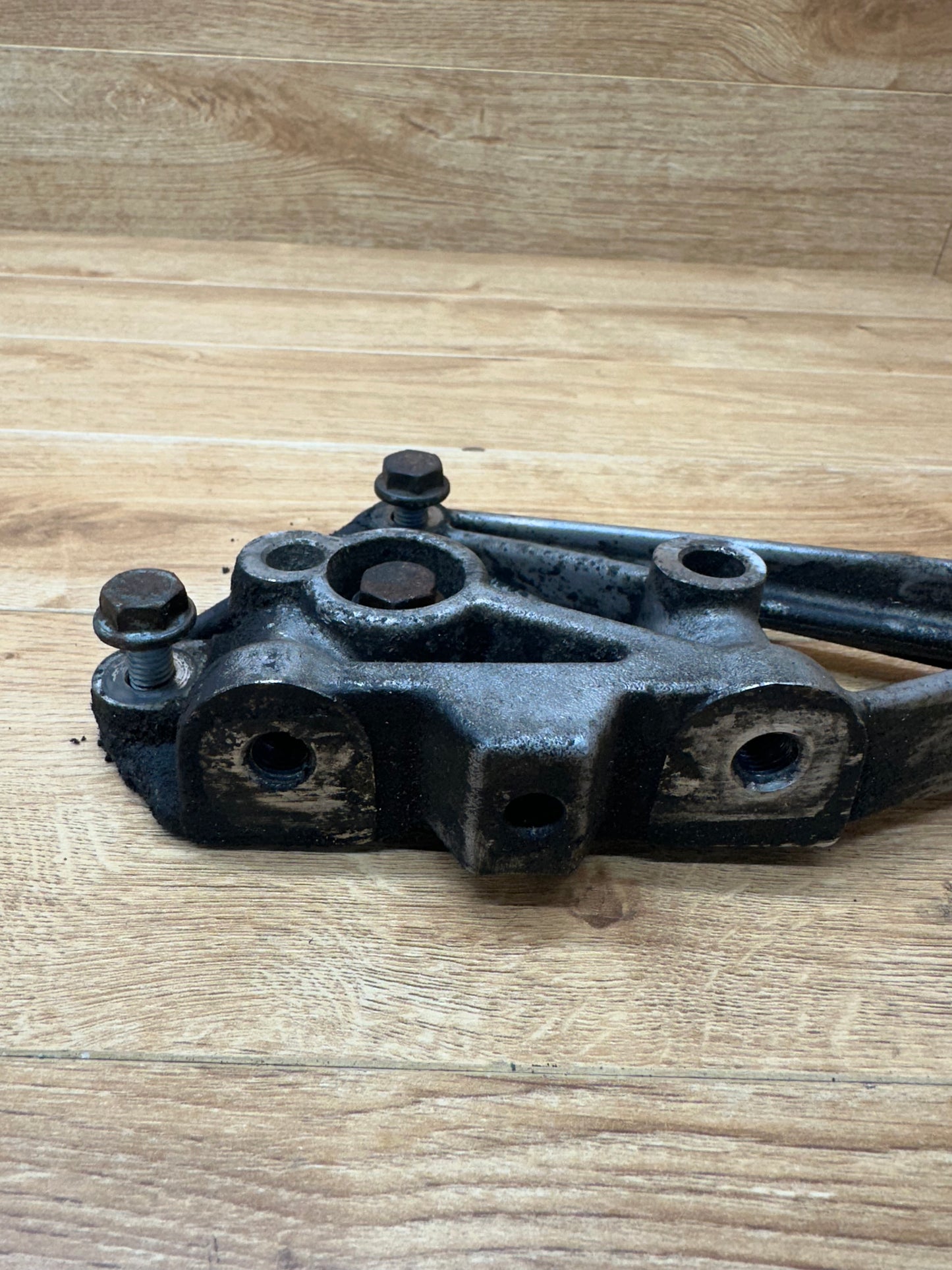 12V VR6 Engine Mount Bracket