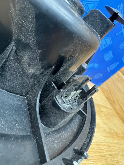 Volkswagen 2011 MK6 Jetta Blower Motor (damaged connector)