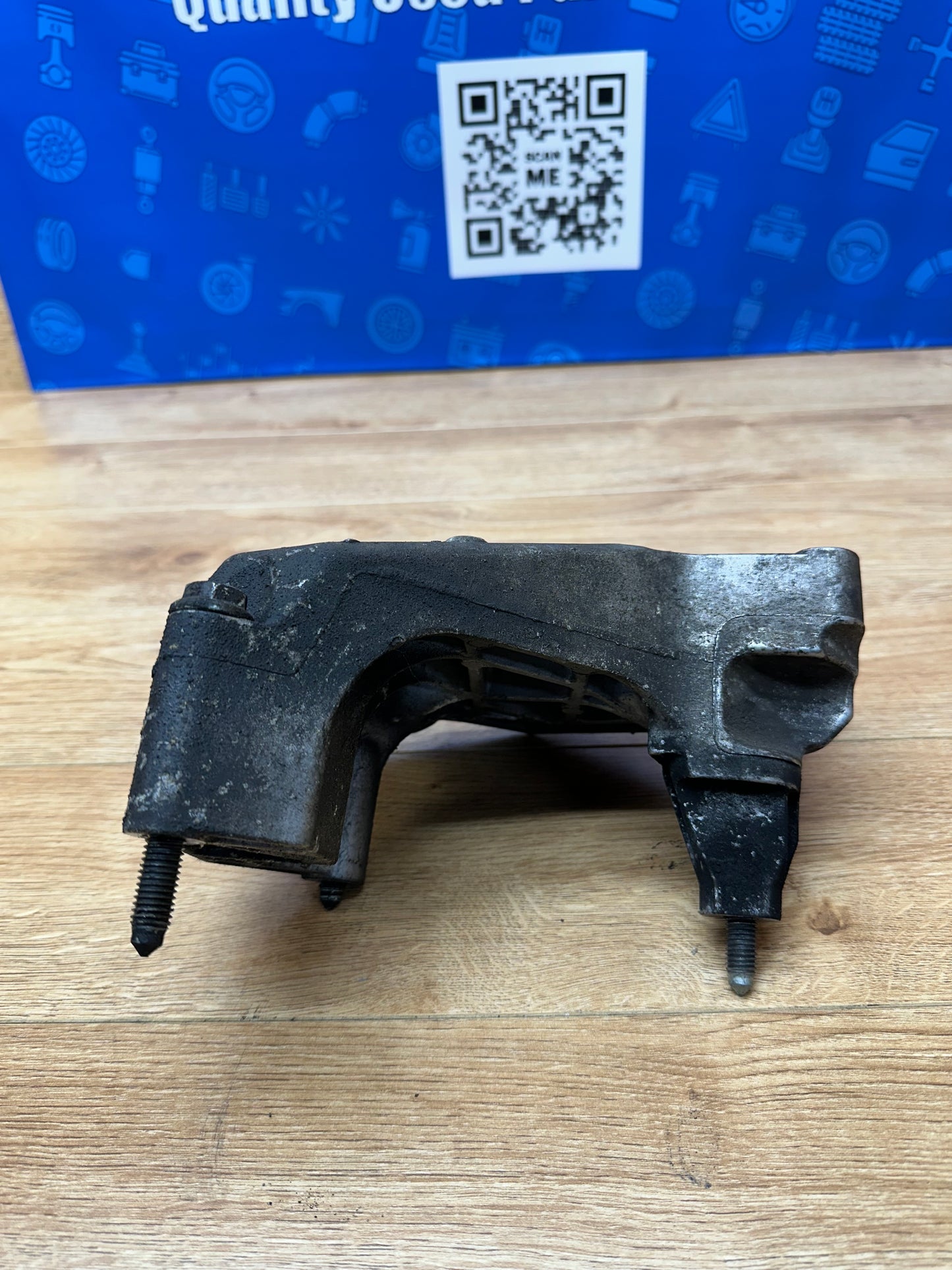 1.8T Engine Mount Bracket Support