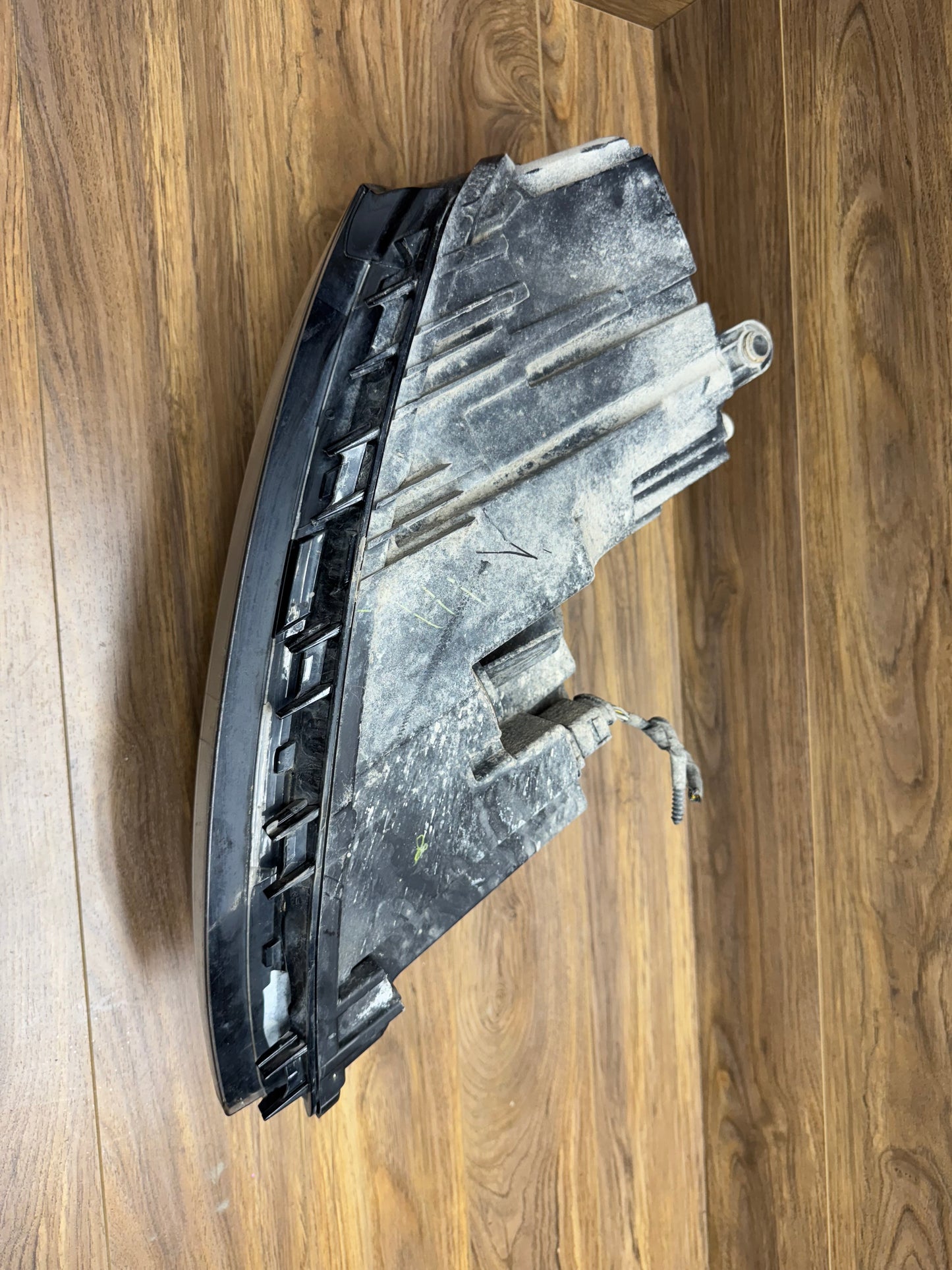 MK6 2013 Jetta GLI Halogen Headlight Assembly Damaged Lens LEFT DRIVERS