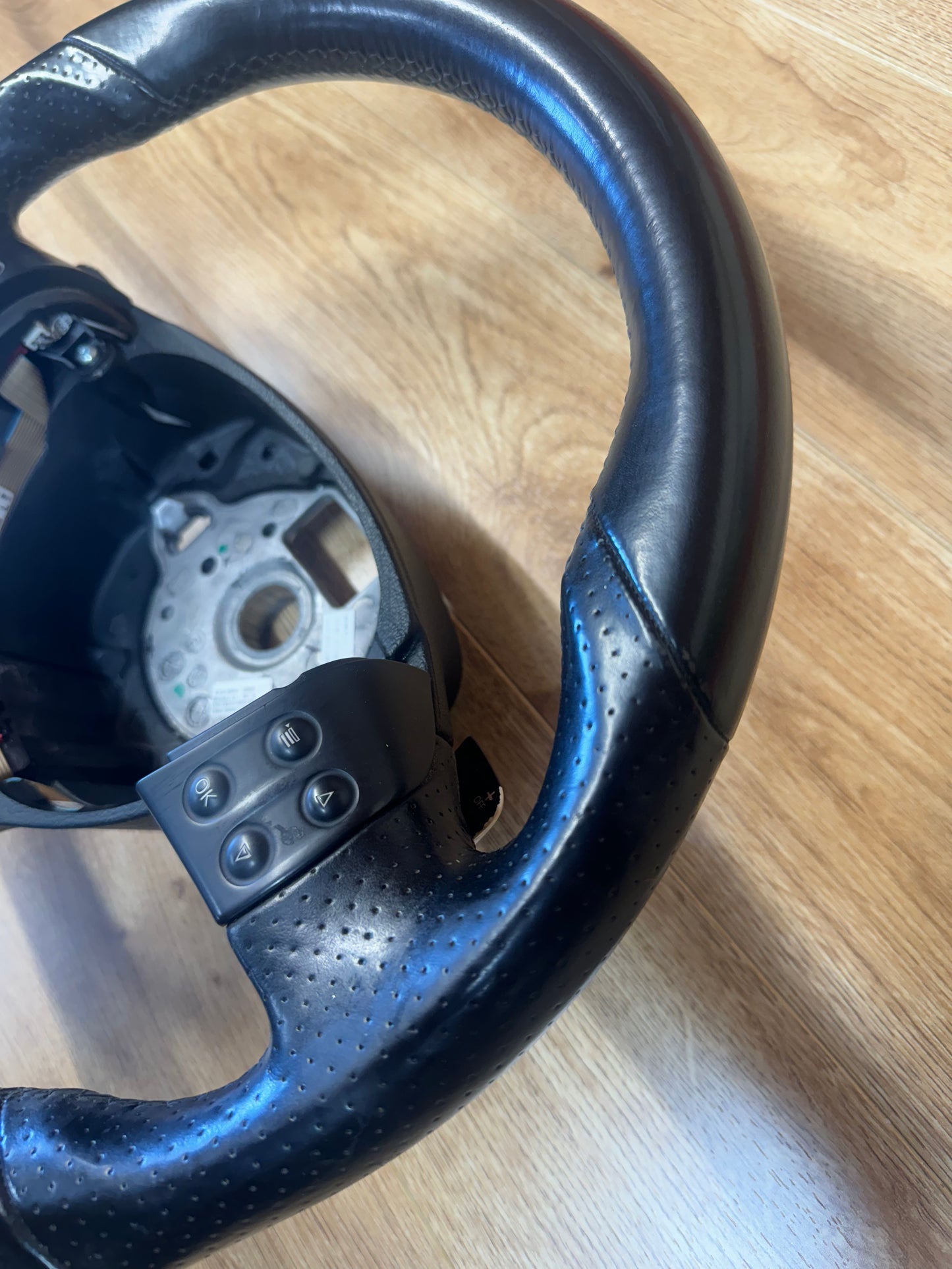 Volkswagen MK5 GLI Steering Wheel DSG