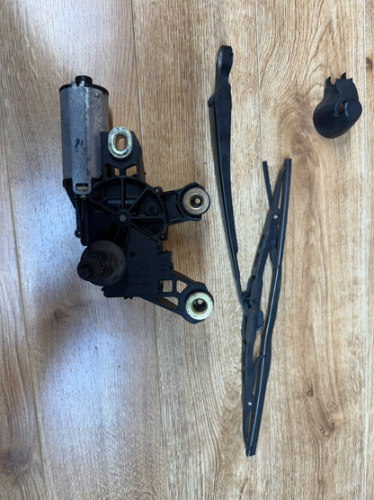 Volkswagen MK4 GOLF rear wiper motor & arm
