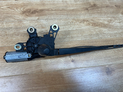 Volkswagen MK4 GOLF rear wiper motor & arm