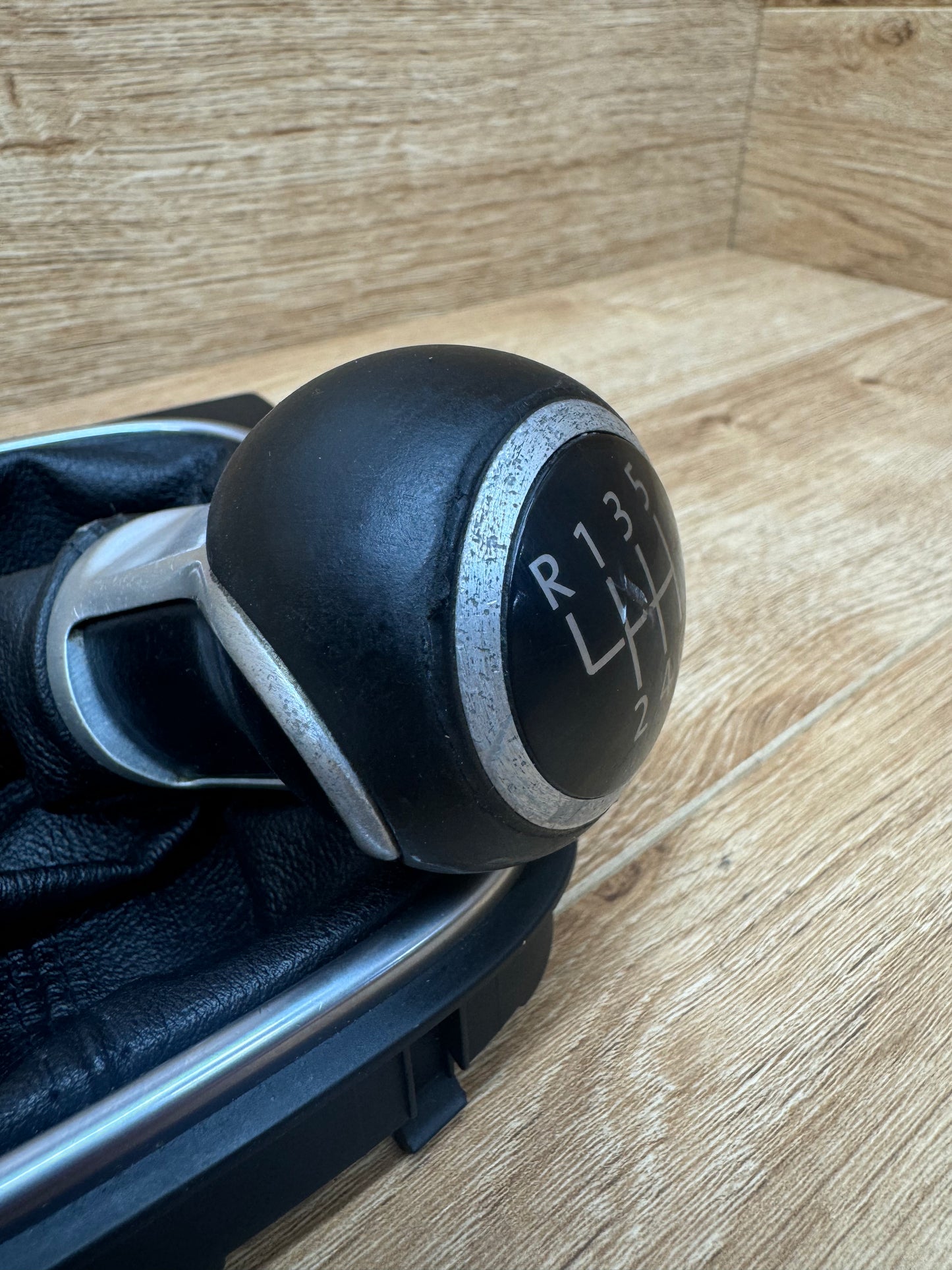 OEM MK5 GTI/GLI 6Speed Shift Knob&Boot