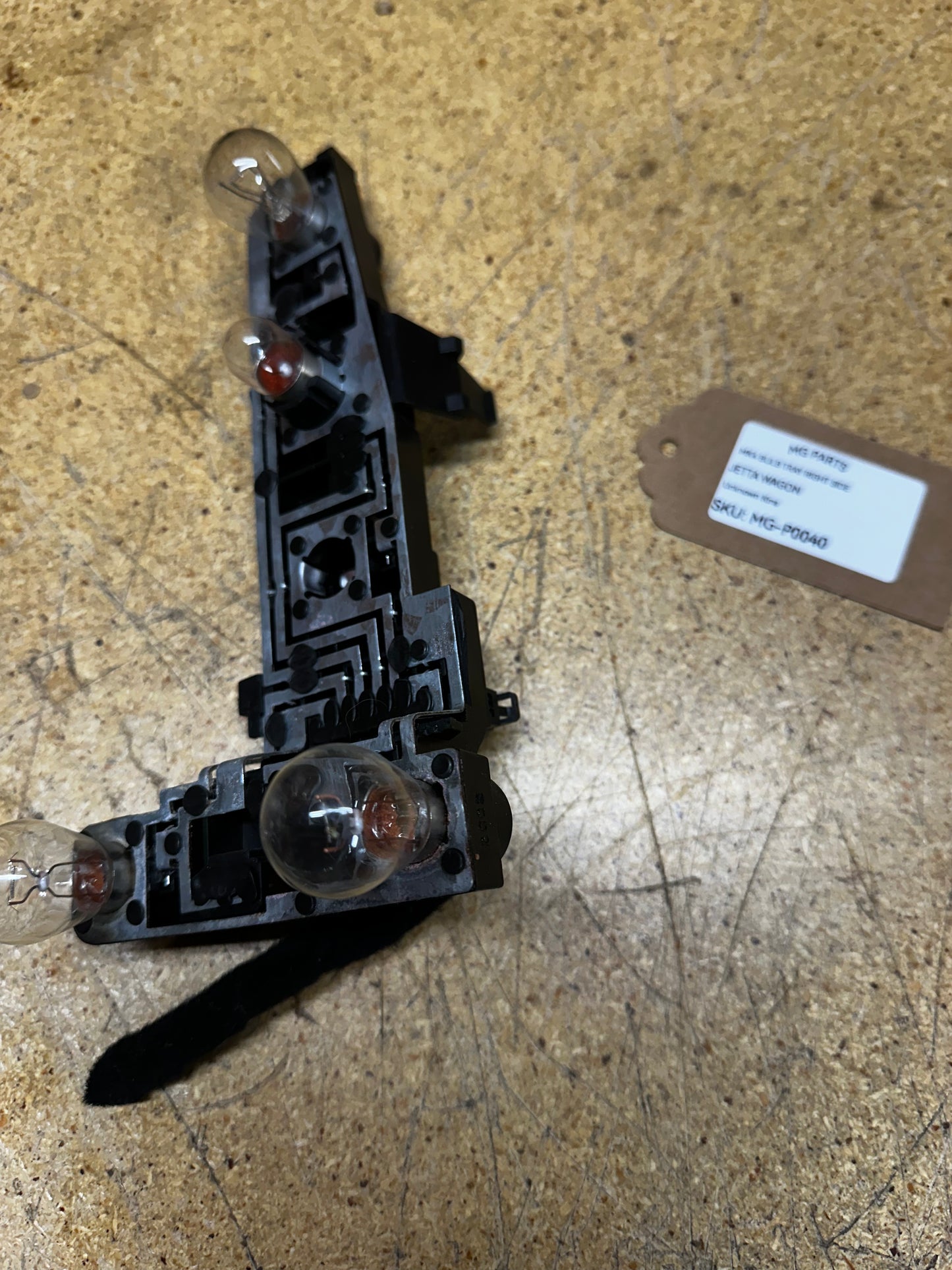 MK4 Tail-Light Bulb Tray (Passenger)