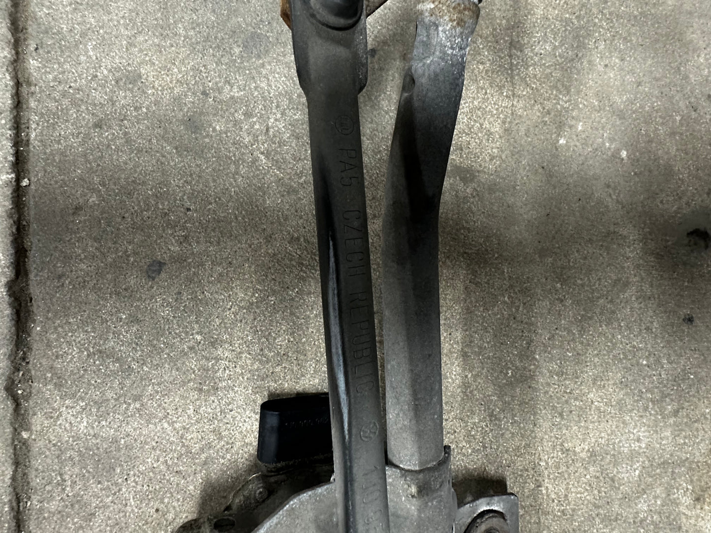 MK5 GTI Wiper Motor and Linkage