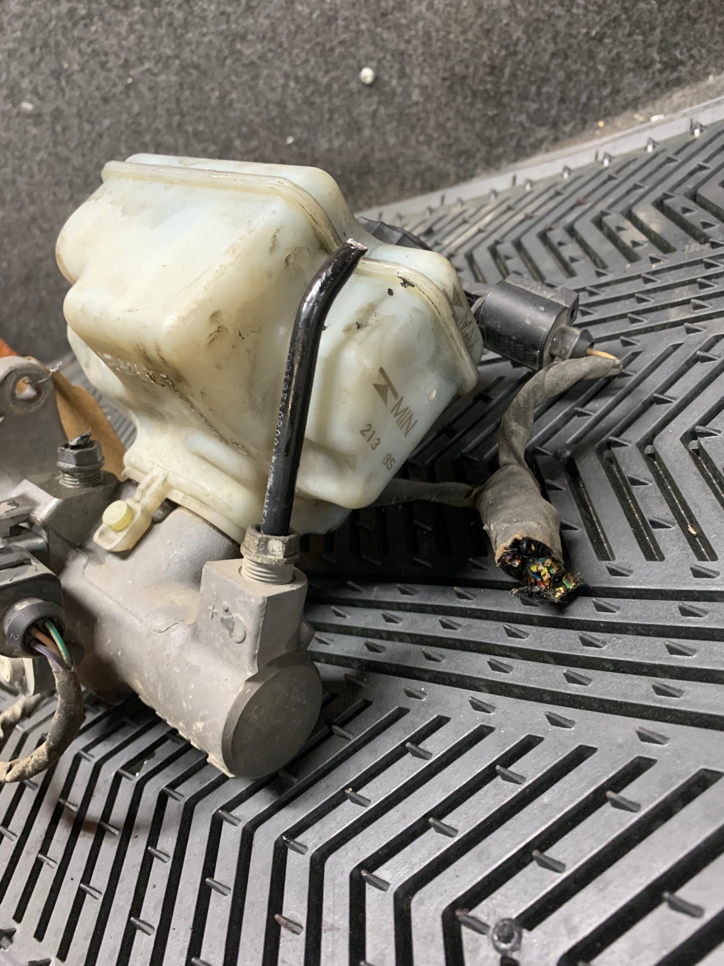 MK5 Master Cylinder and Reservoir