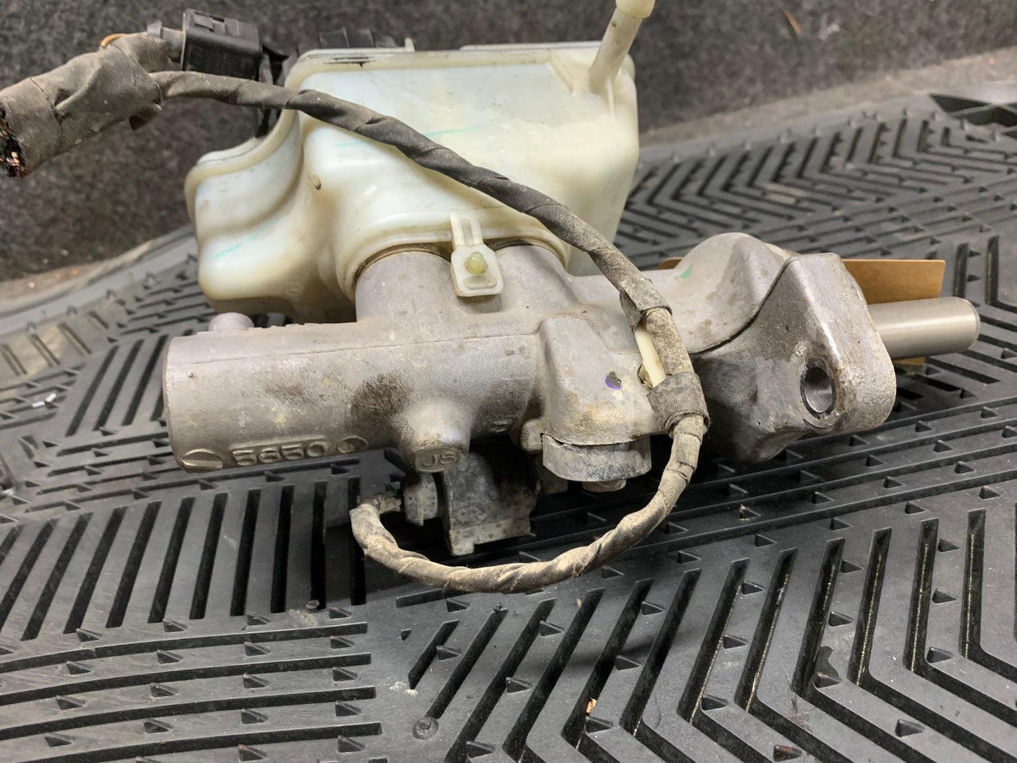 MK5 Master Cylinder and Reservoir