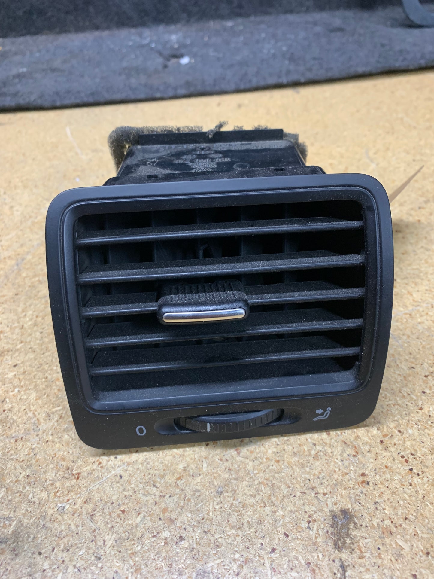 MK5 HVAC Vent (Drivers Side)